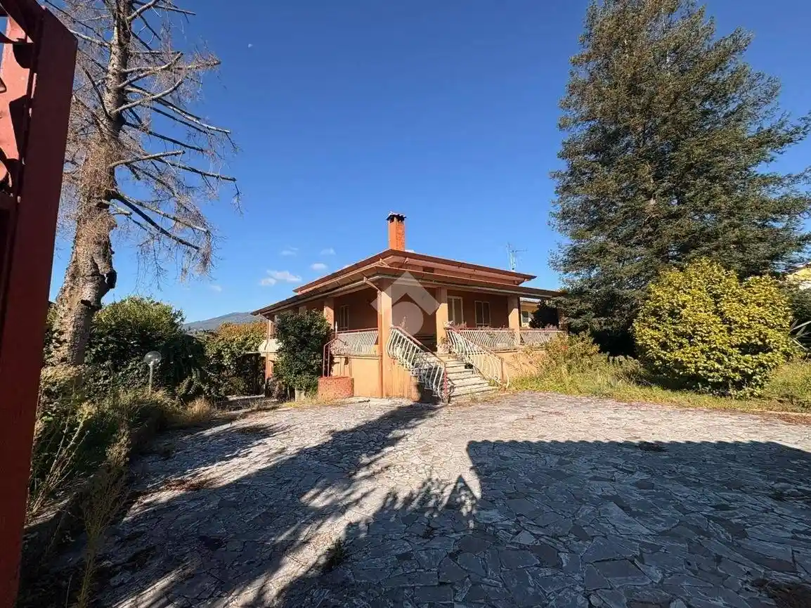 Villa in vendita a Lariano