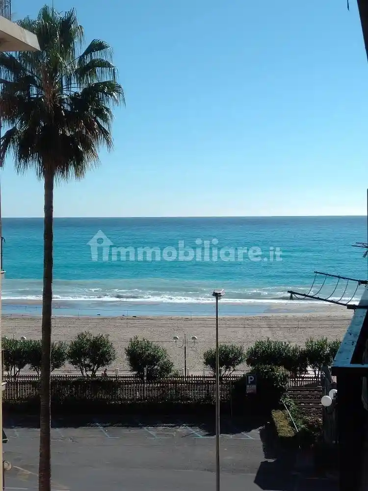 Appartamento in vendita a Borghetto Santo Spirito