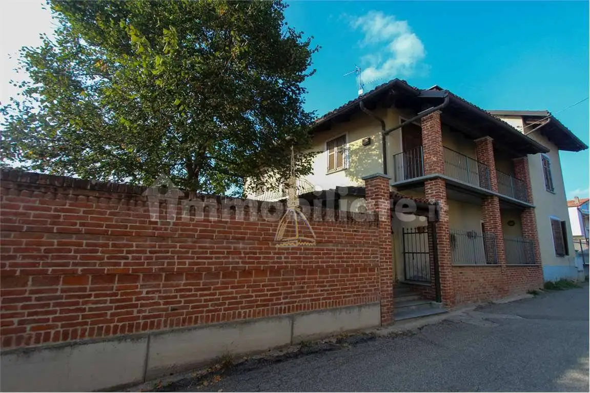 Villa unifamiliare via Valentino , 1, Centro, Buttigliera d'Asti - foto 3