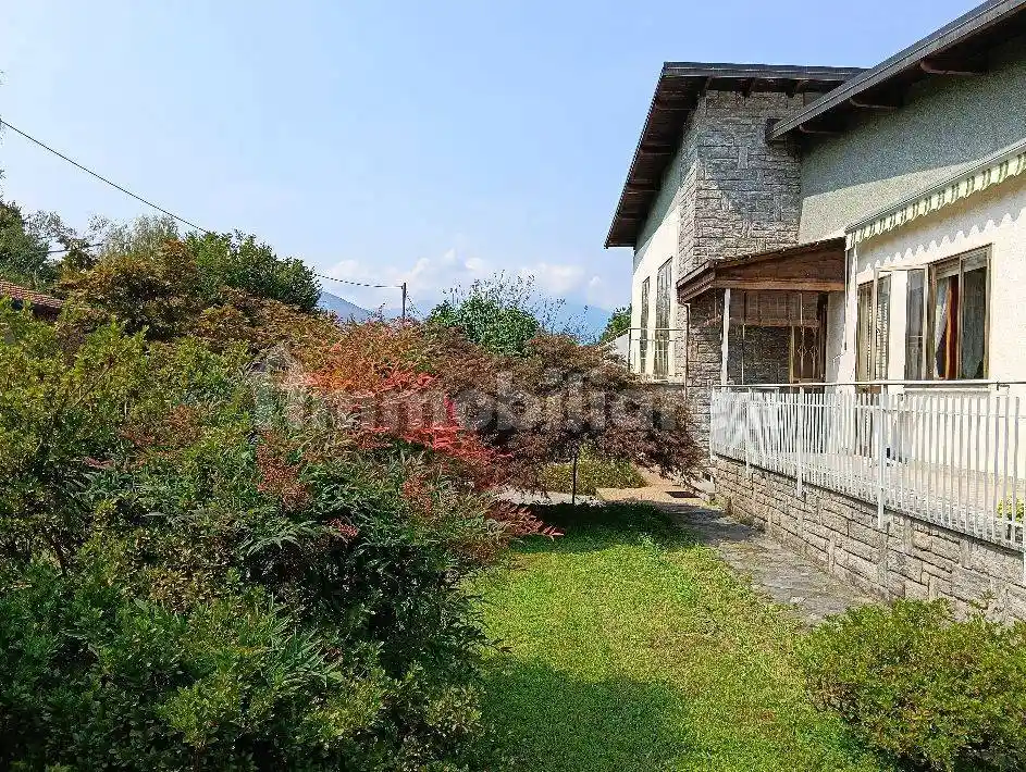 Villa in vendita a Luino