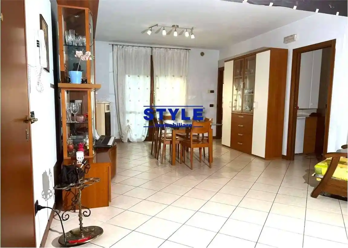 Appartamento ottimo stato, primo piano, Campolongo Maggiore - foto 2