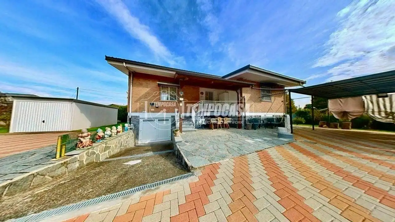 Villa in vendita a Robassomero