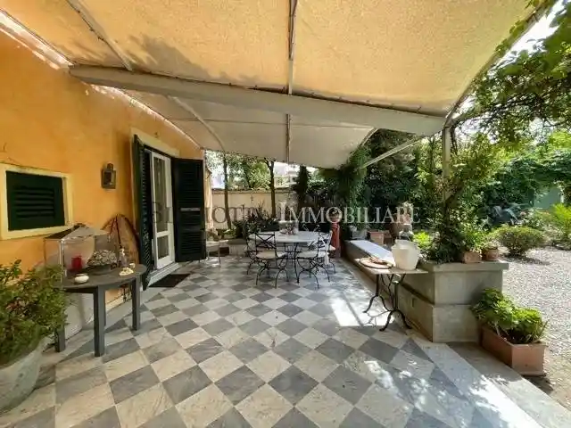 Villa in vendita a Livorno