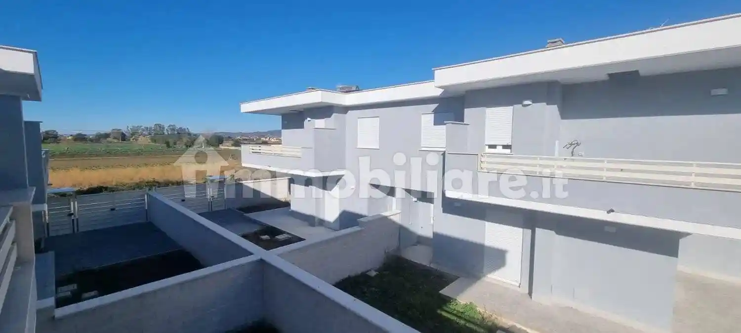 Villa unifamiliare via Fratelli Bandiera No Number, Zona Domitilla, Ladispoli - foto 5