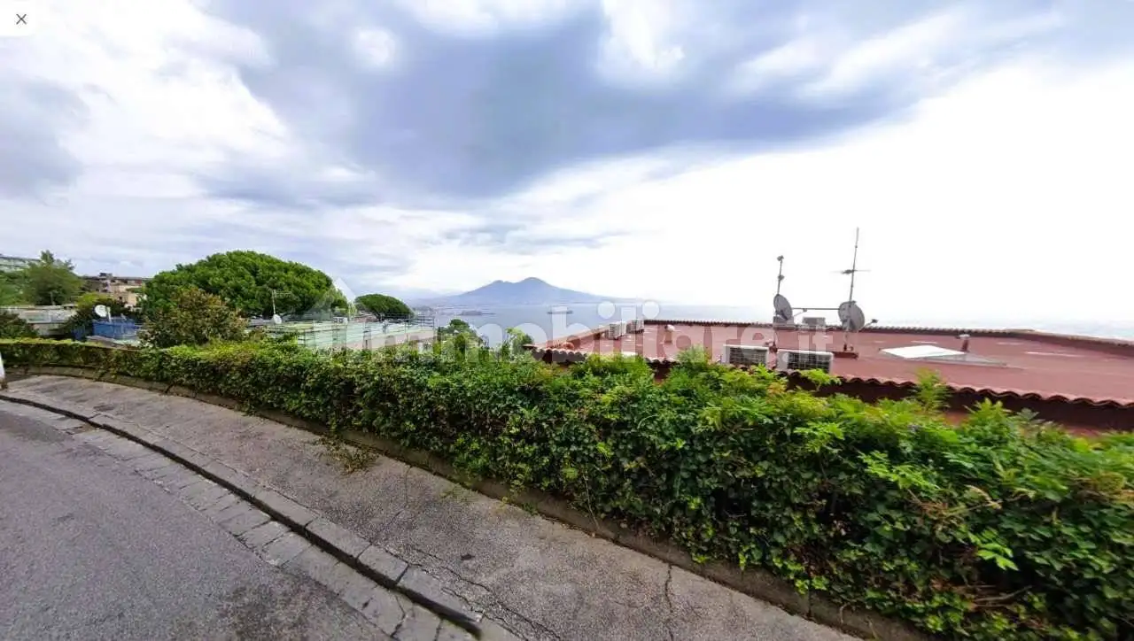 Appartamento in vendita a Napoli