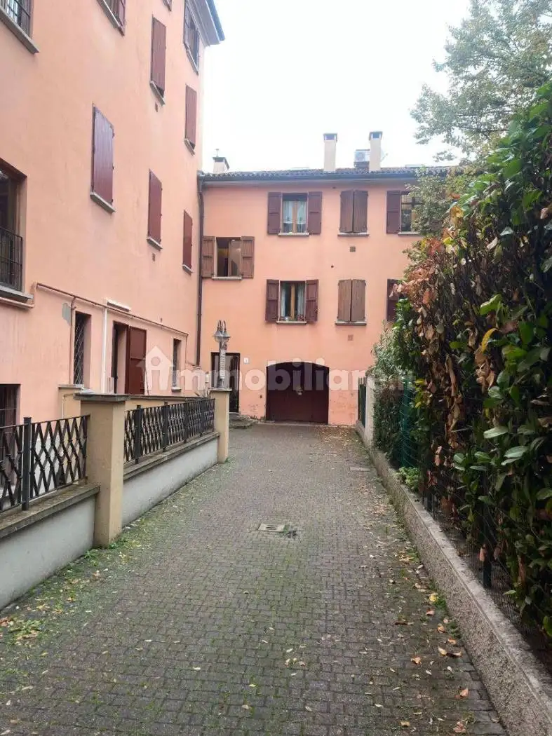 Appartamento in affitto a Bologna