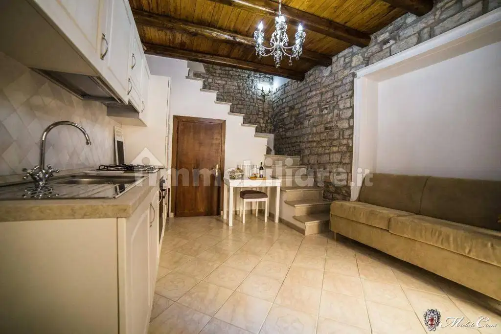 Bilocale via dello Sdrucciolo 2b, Centro Storico, Spoleto - foto 2