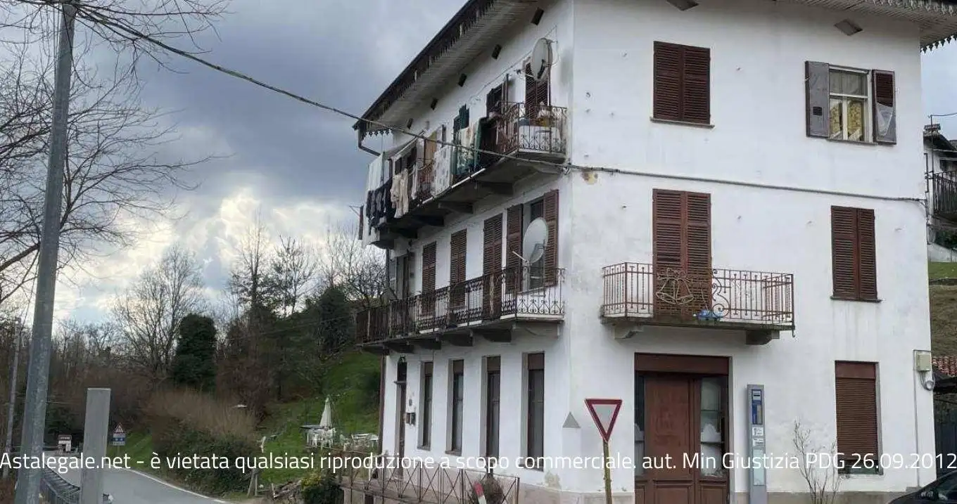 Casa indipendente in asta a Casapinta