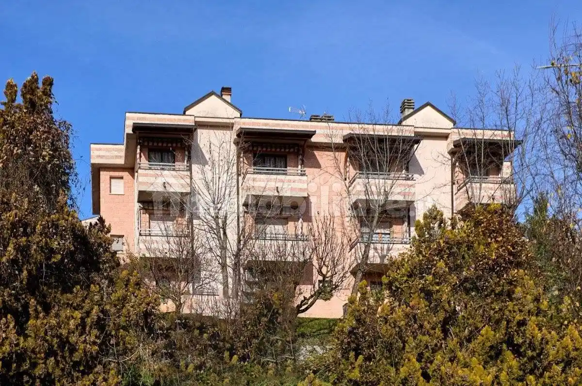 Palazzo - Edificio in vendita a Salsomaggiore Terme