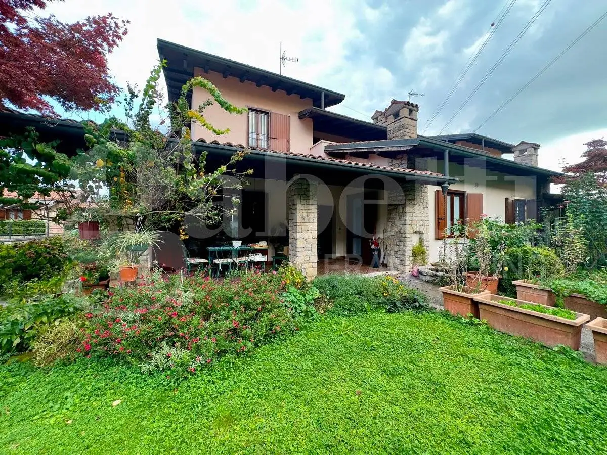 Villa in vendita a Brescia