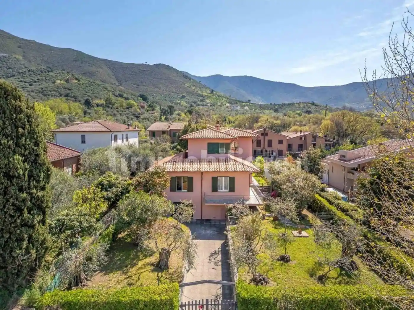 Villa in vendita a Calci