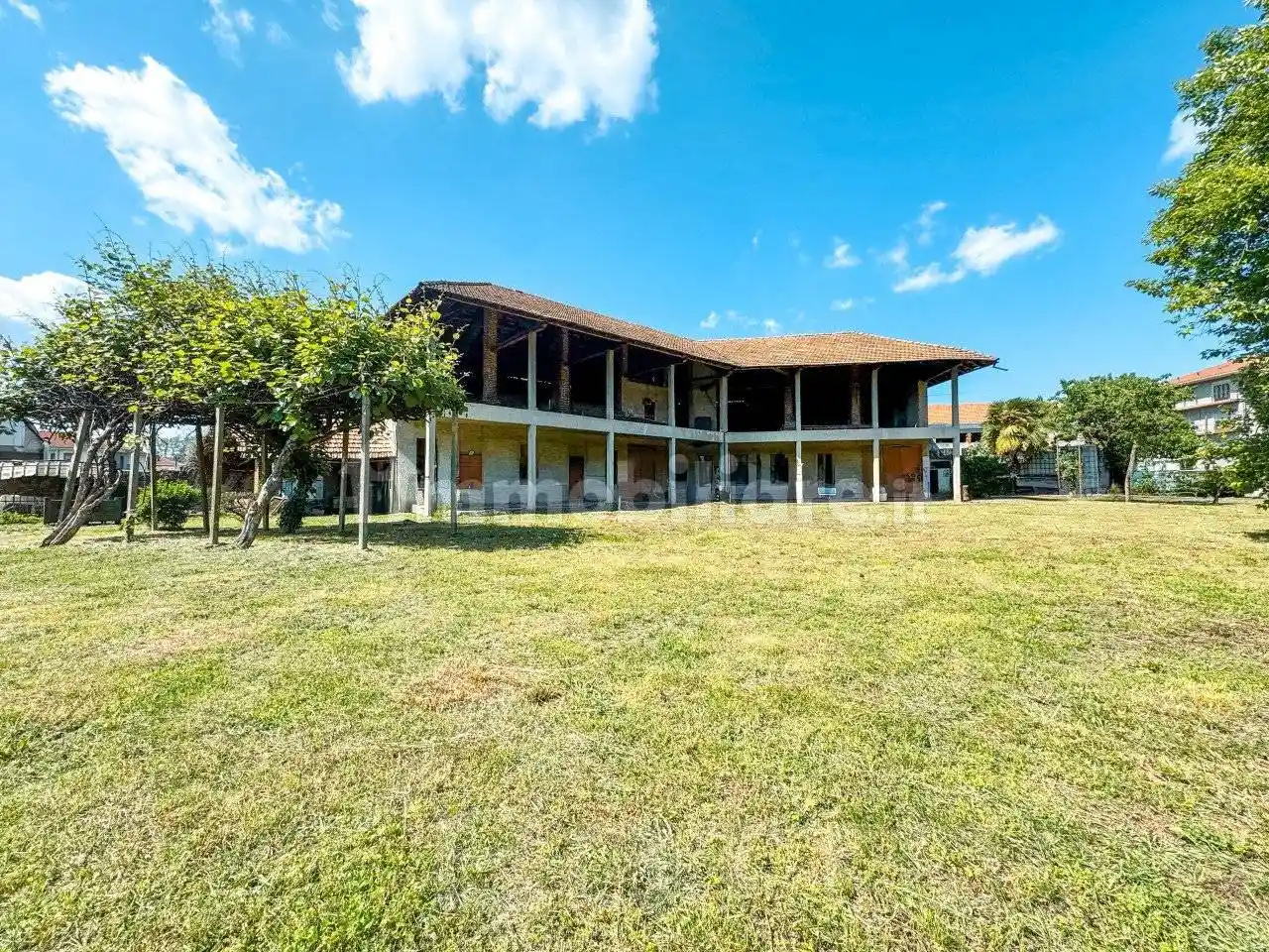 Casa indipendente in vendita a Borgomanero