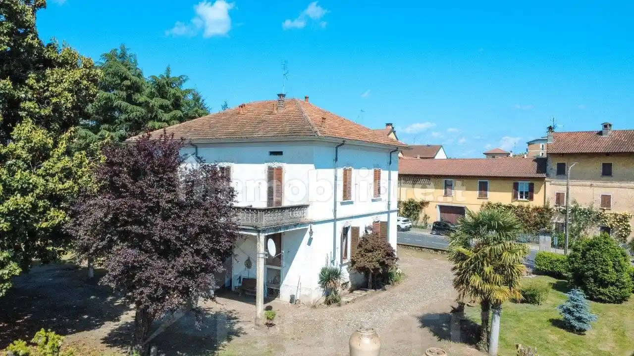 Villa in vendita a Borgomanero