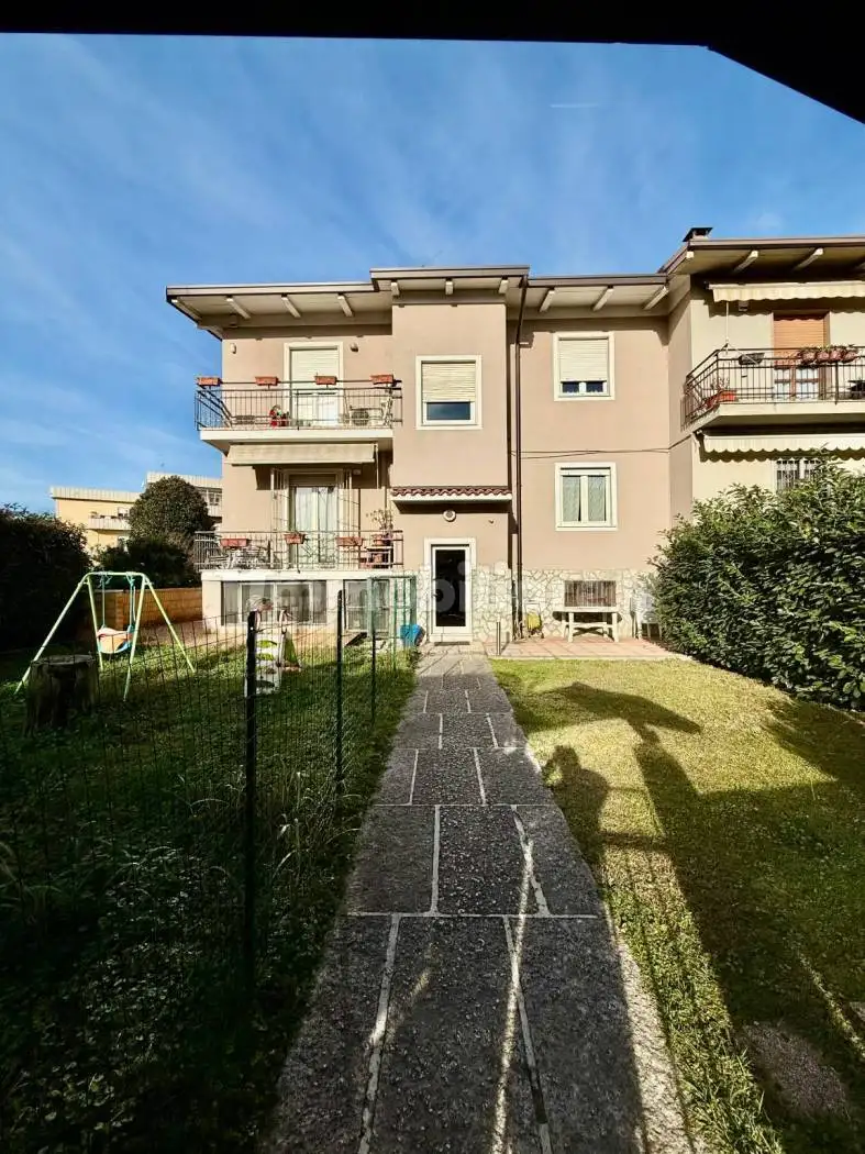 Villetta a schiera in vendita a Brescia