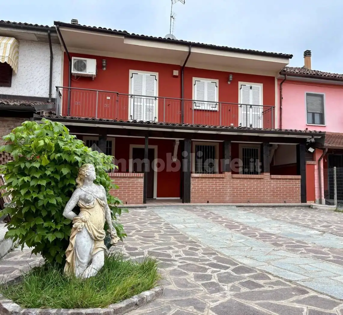 Villetta a schiera in vendita a Torre Beretti e Castellaro