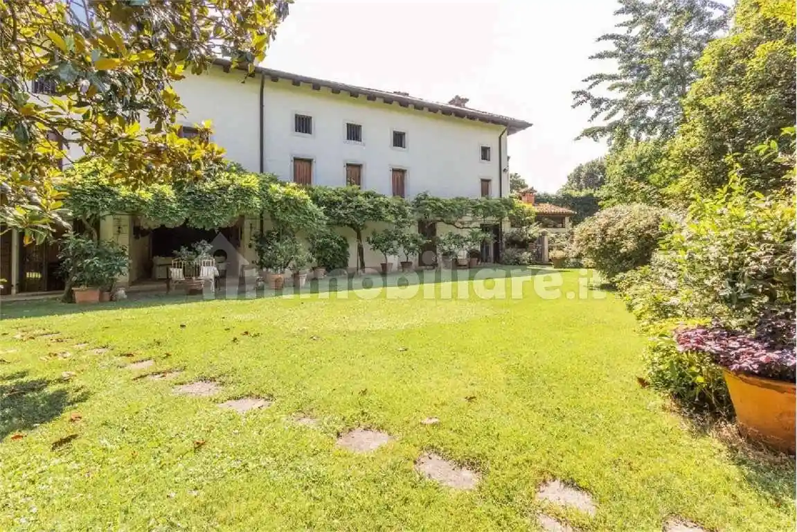 Villa in vendita a Aviano