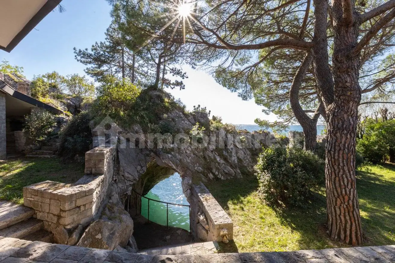 Villa in vendita a Duino-Aurisina