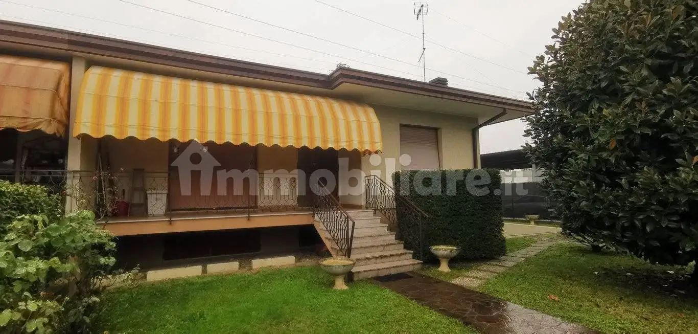 Villa in vendita a Porcia