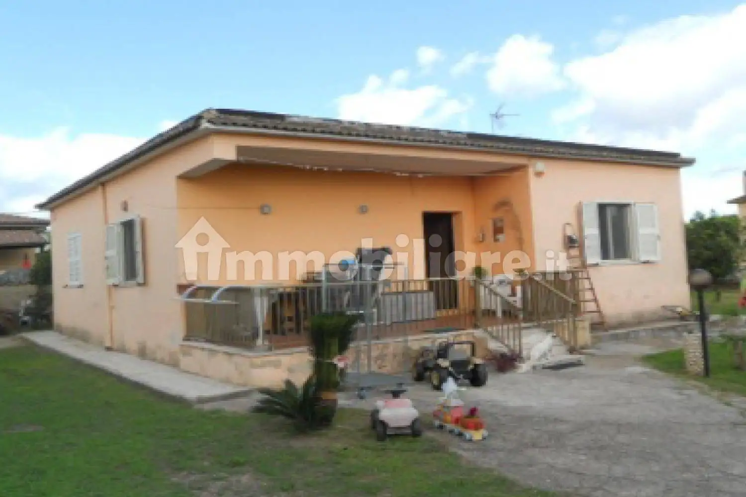 Casa indipendente in asta a Anzio