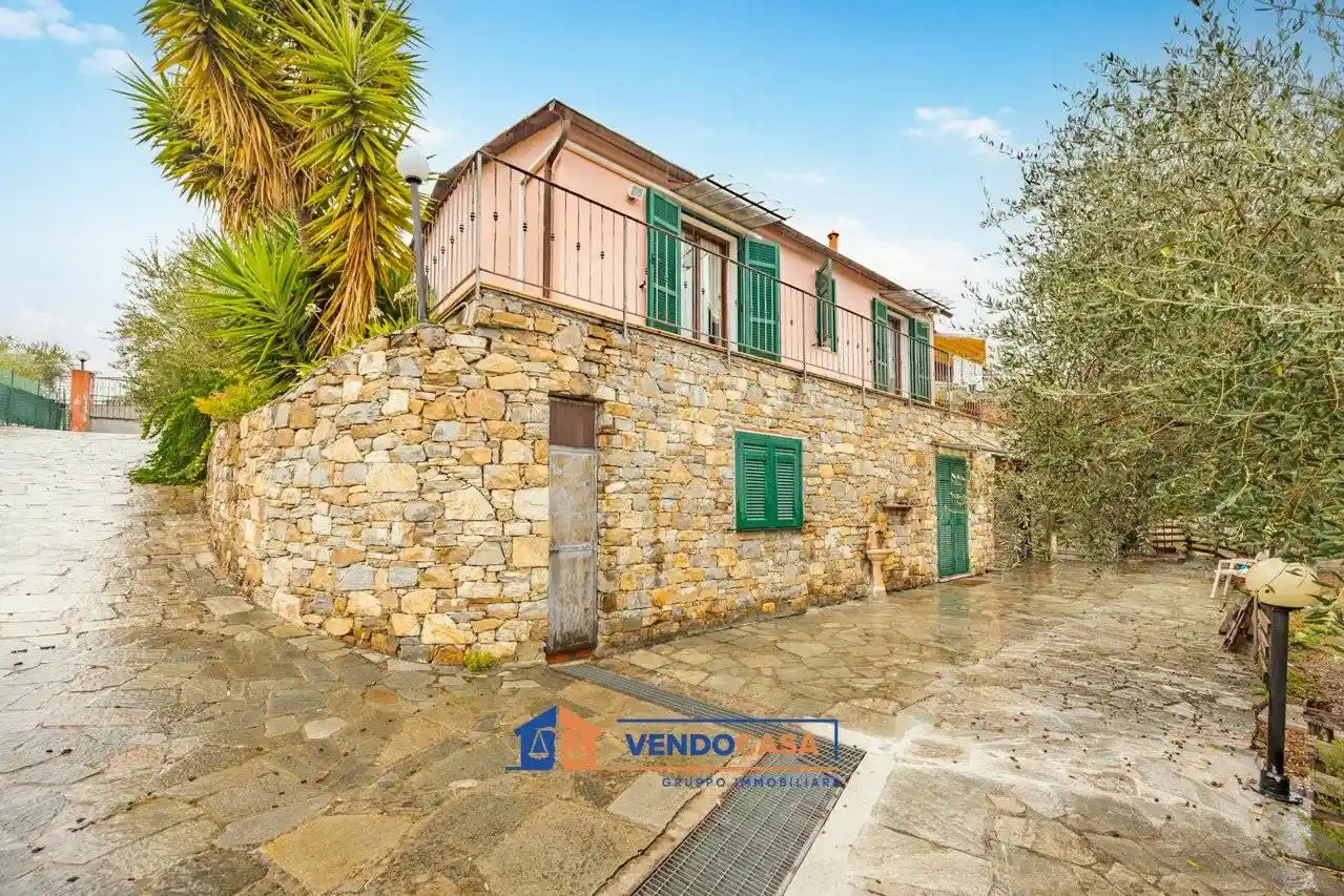 Villa in vendita a Imperia