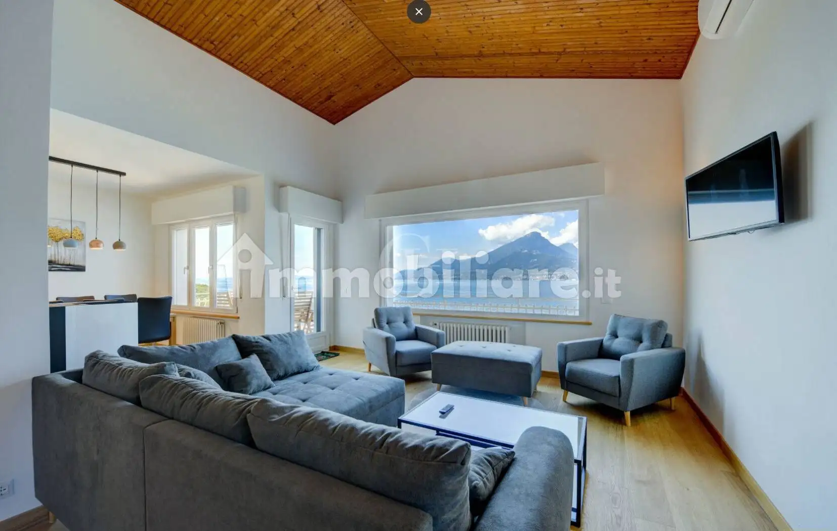 Villa in vendita a Brenzone sul Garda