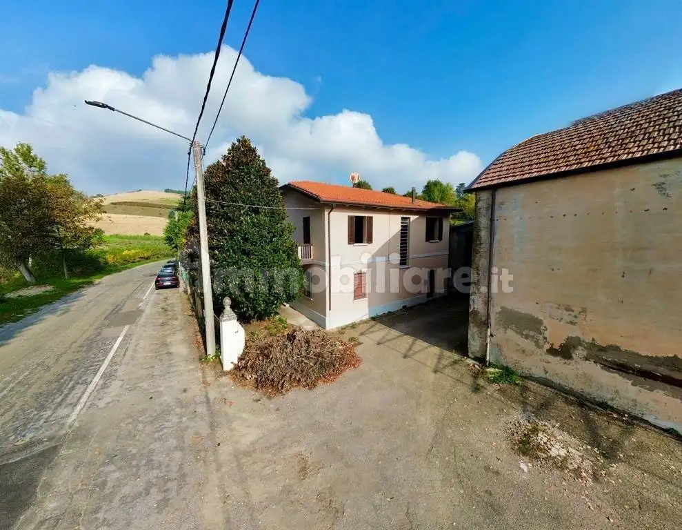 Casa indipendente in vendita a Imola
