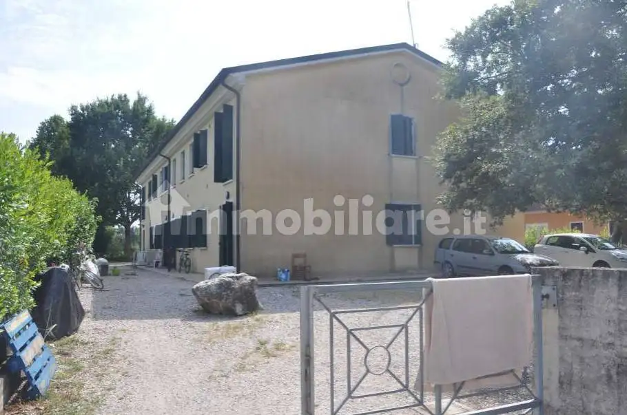 Palazzo - Stabile in asta a Santa Giustina in Colle