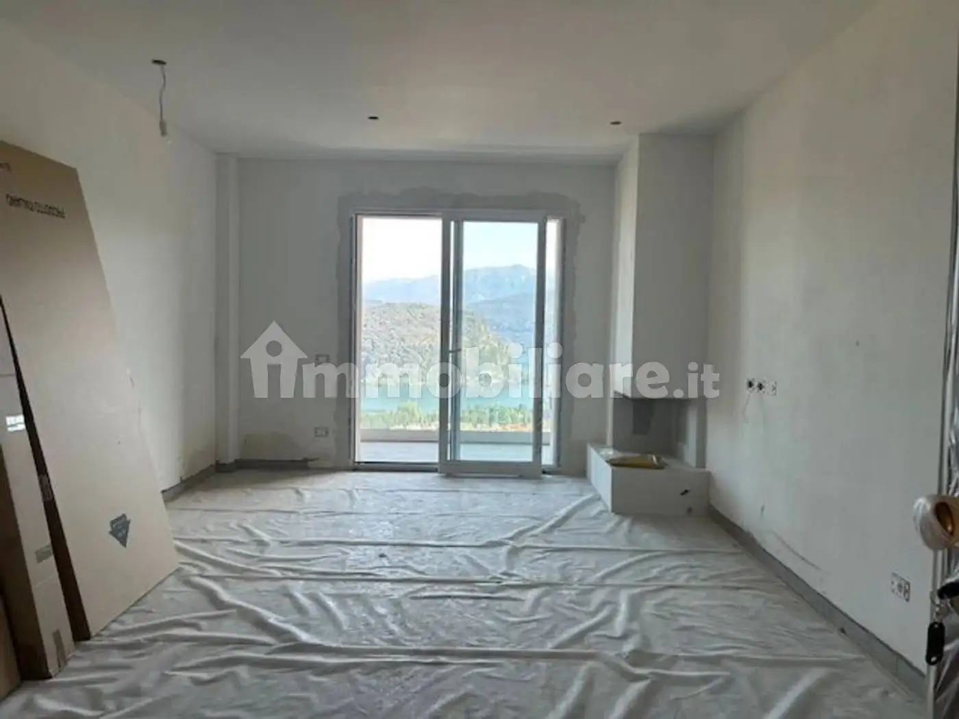 Monolocale via Ponte Tresa, Centro, Cadegliano-Viconago - foto 4