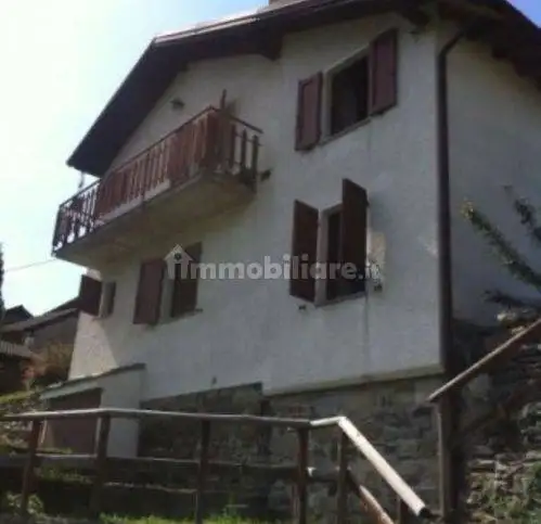 Villa in vendita a Maccagno con Pino e Veddasca