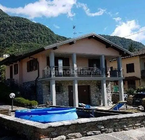 Villa in vendita a Porto Valtravaglia