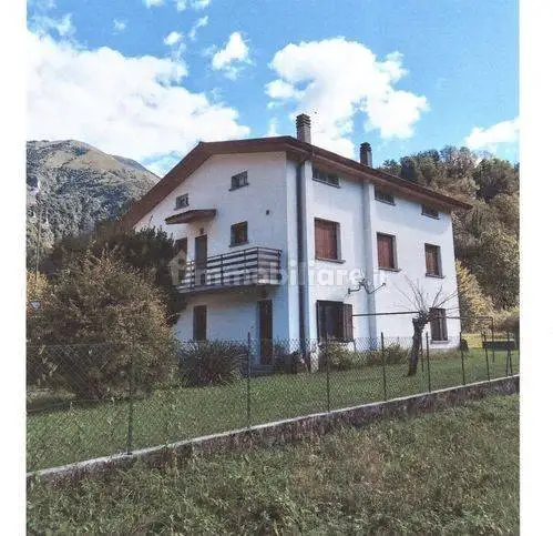 Villa in vendita a Lusevera