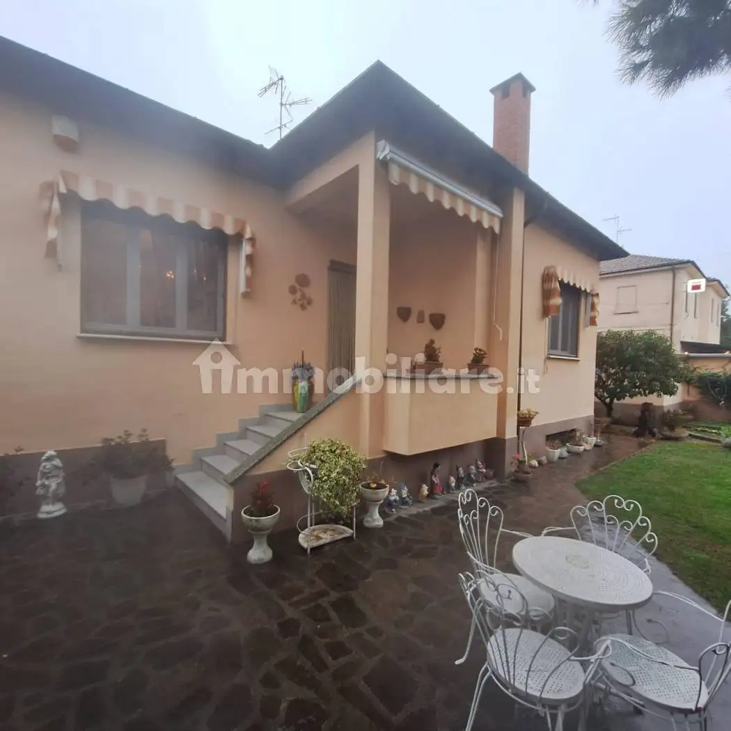 Villa in vendita a Linarolo