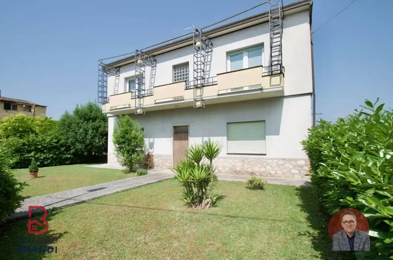 Villa in vendita a Foligno