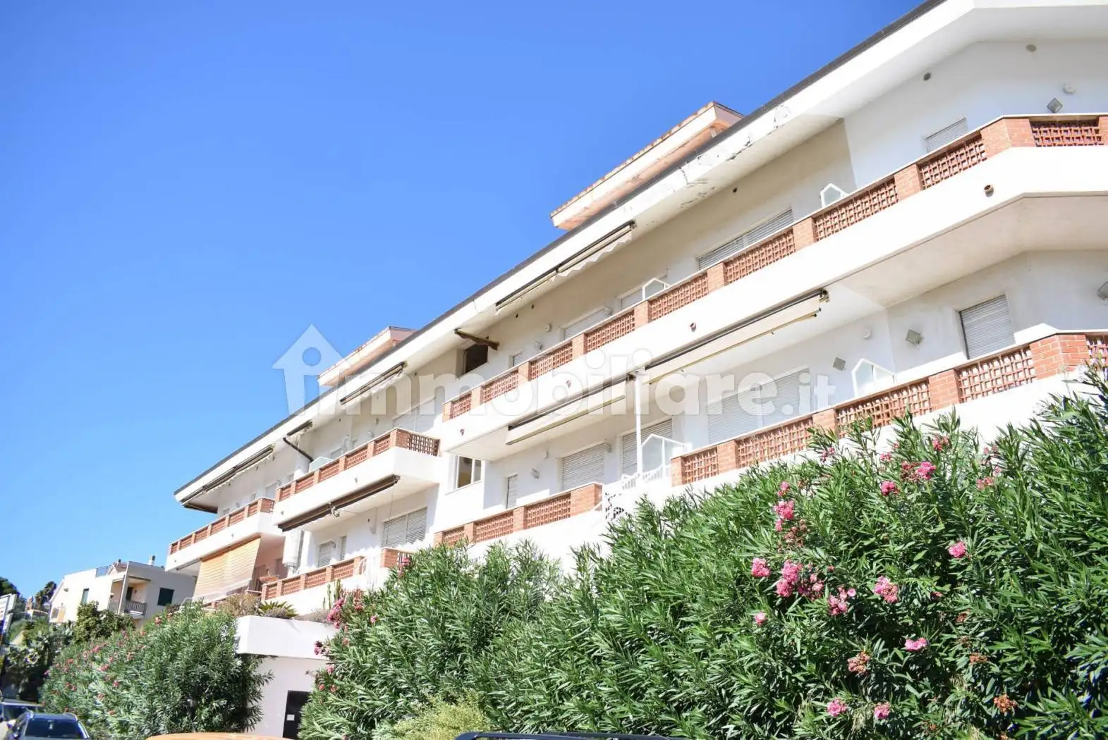 Appartamento in vendita a Diano Castello