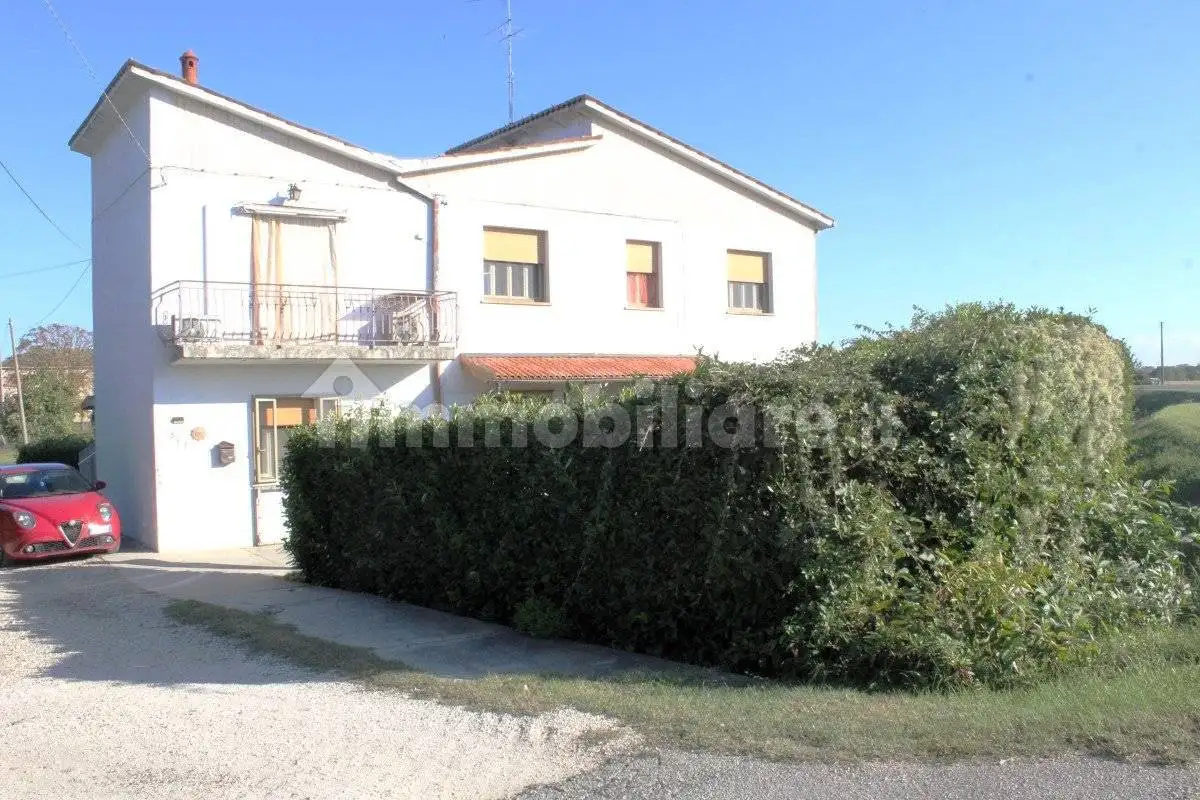 Villa in vendita a Stienta