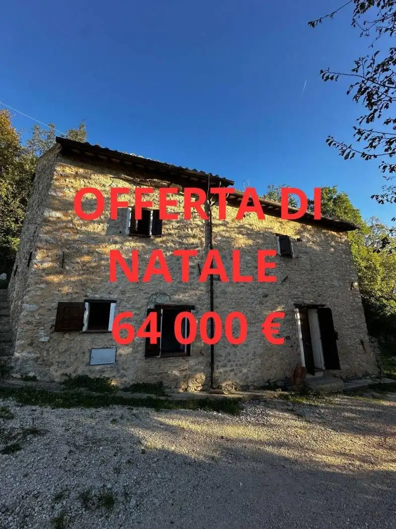 Rustico - Casale in vendita a Trevi