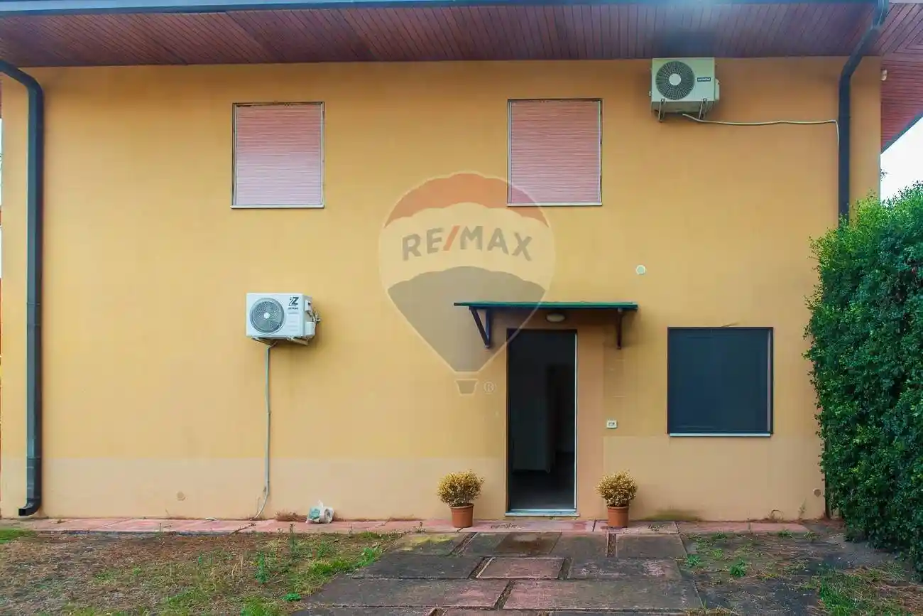 Terratetto plurifamiliare via Sacerdote Messina 10, Santa Maria La Stella, Aci Sant'Antonio - foto 2