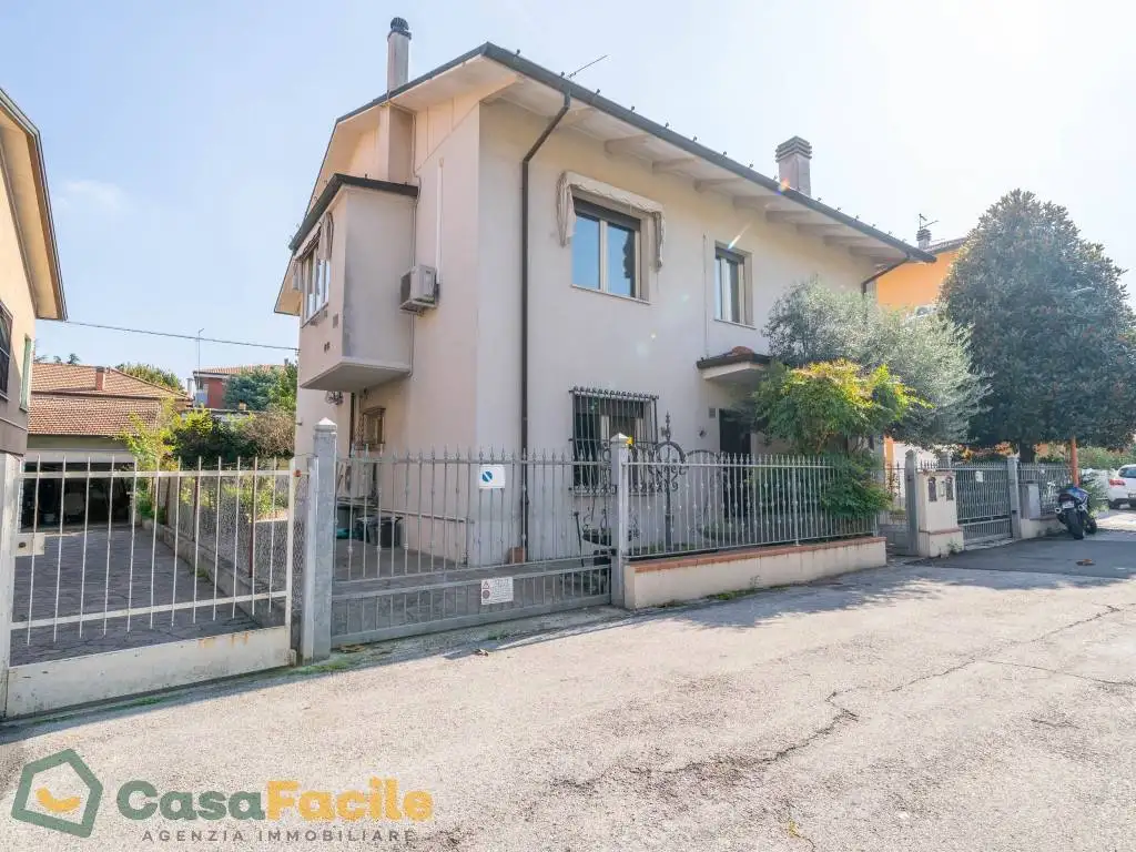 Villa in vendita a Cesena