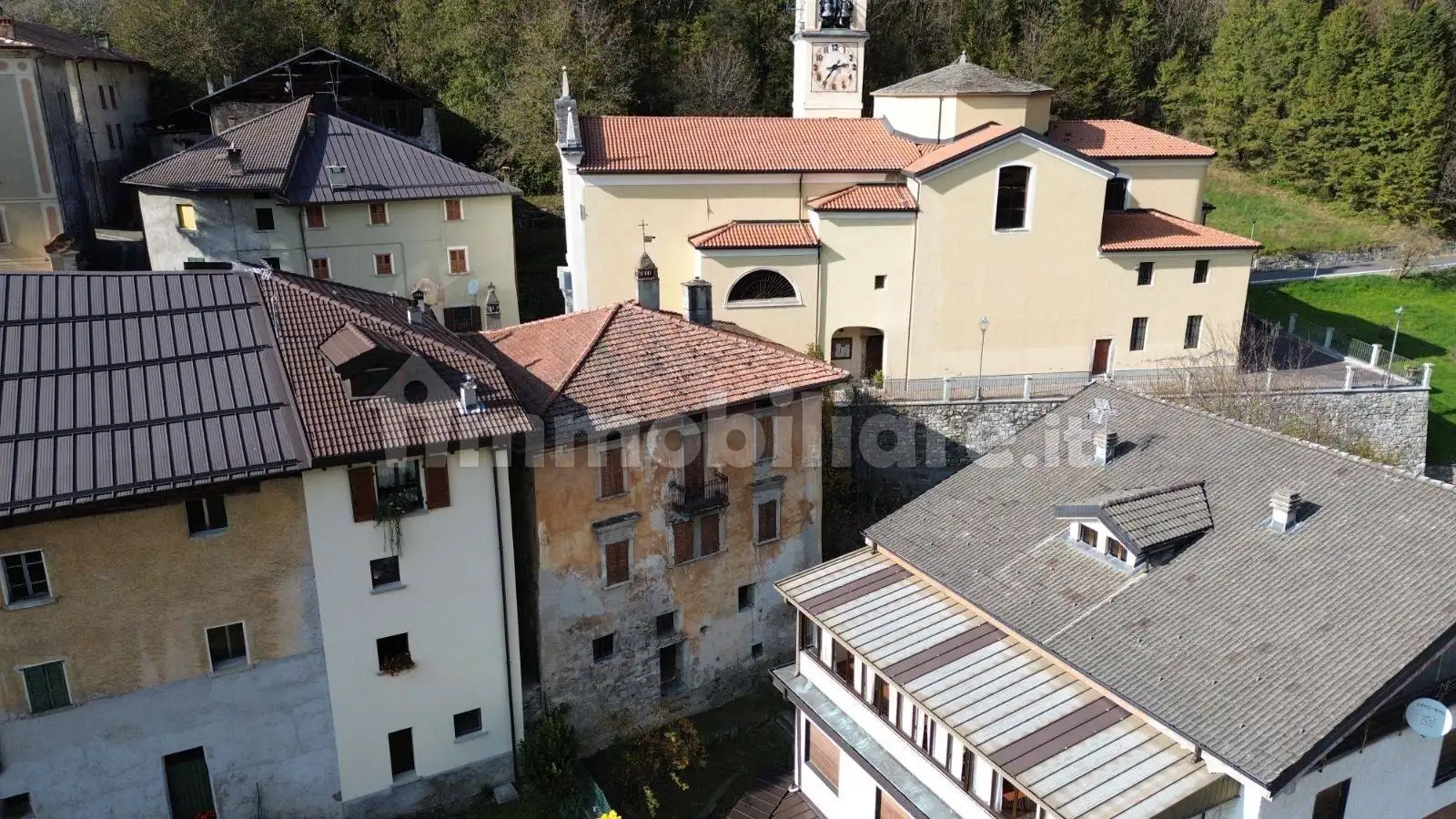 Villa in vendita a Temù