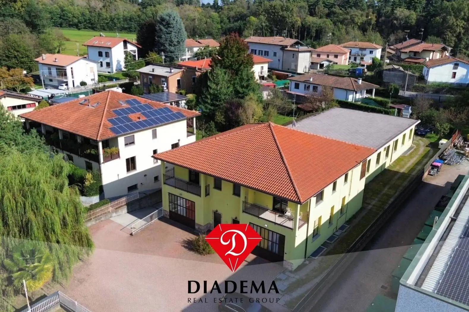 Palazzo - Edificio in vendita a Besnate