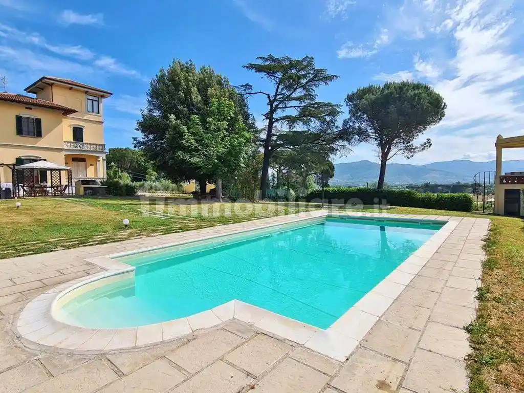 Villa in vendita a Monte San Savino