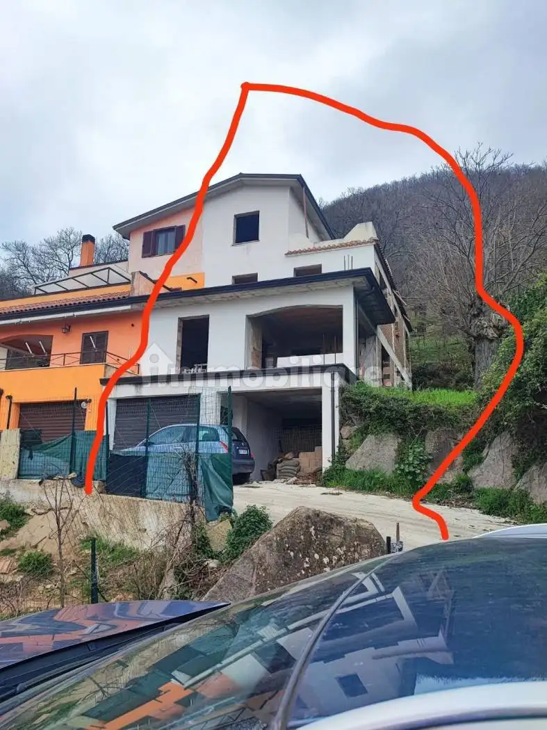 Villa in vendita a Roccamonfina