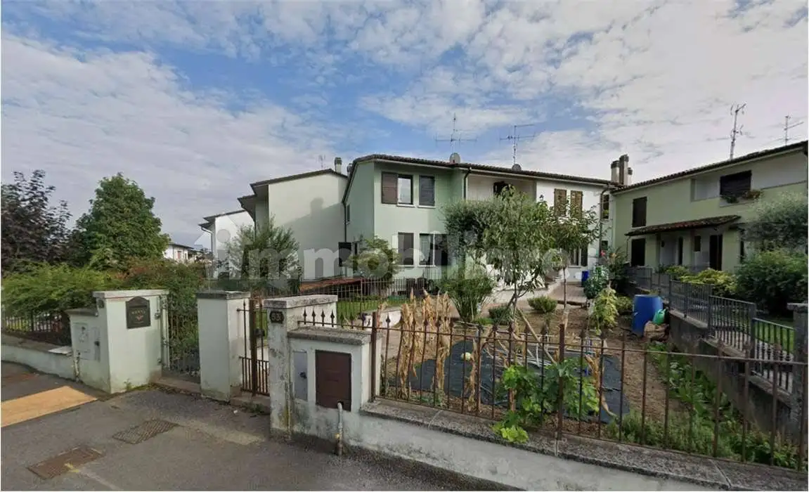 Villetta a schiera in asta a Azzano Mella