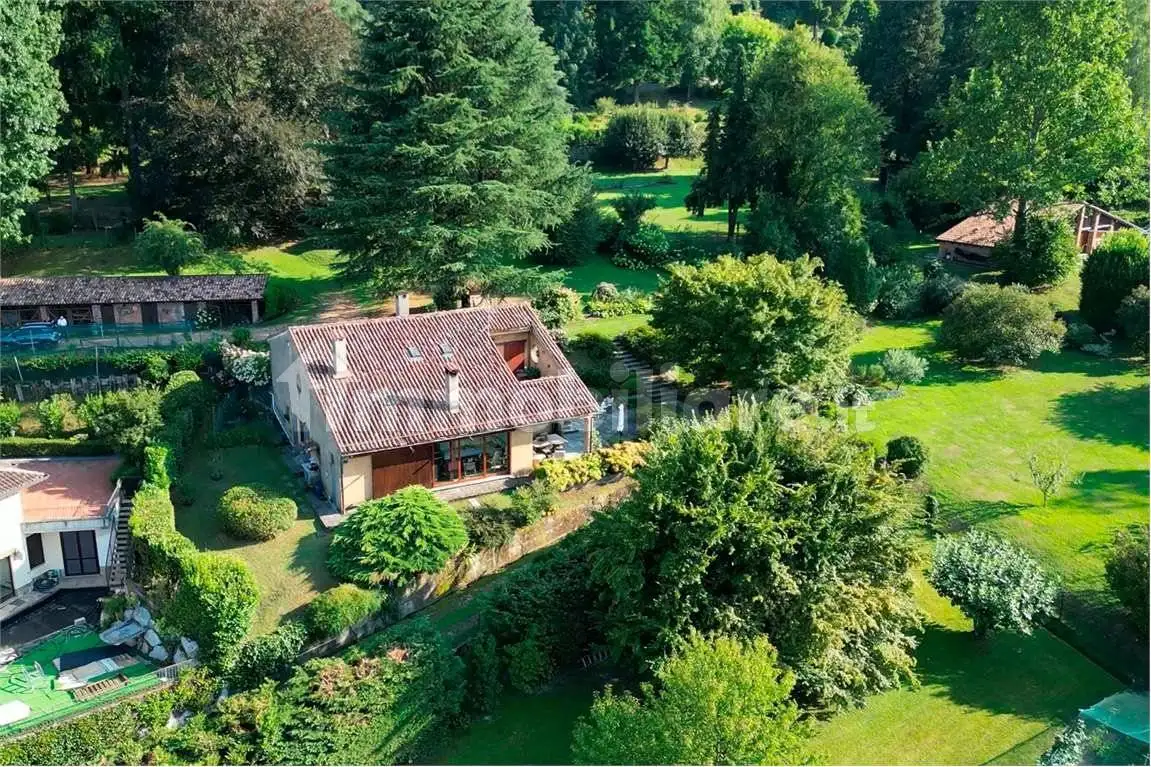 Villa unifamiliare via Cavour, 11, Centro, Azzate - foto 3