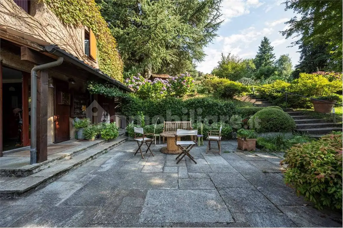 Villa unifamiliare via Cavour, 11, Centro, Azzate - foto 4