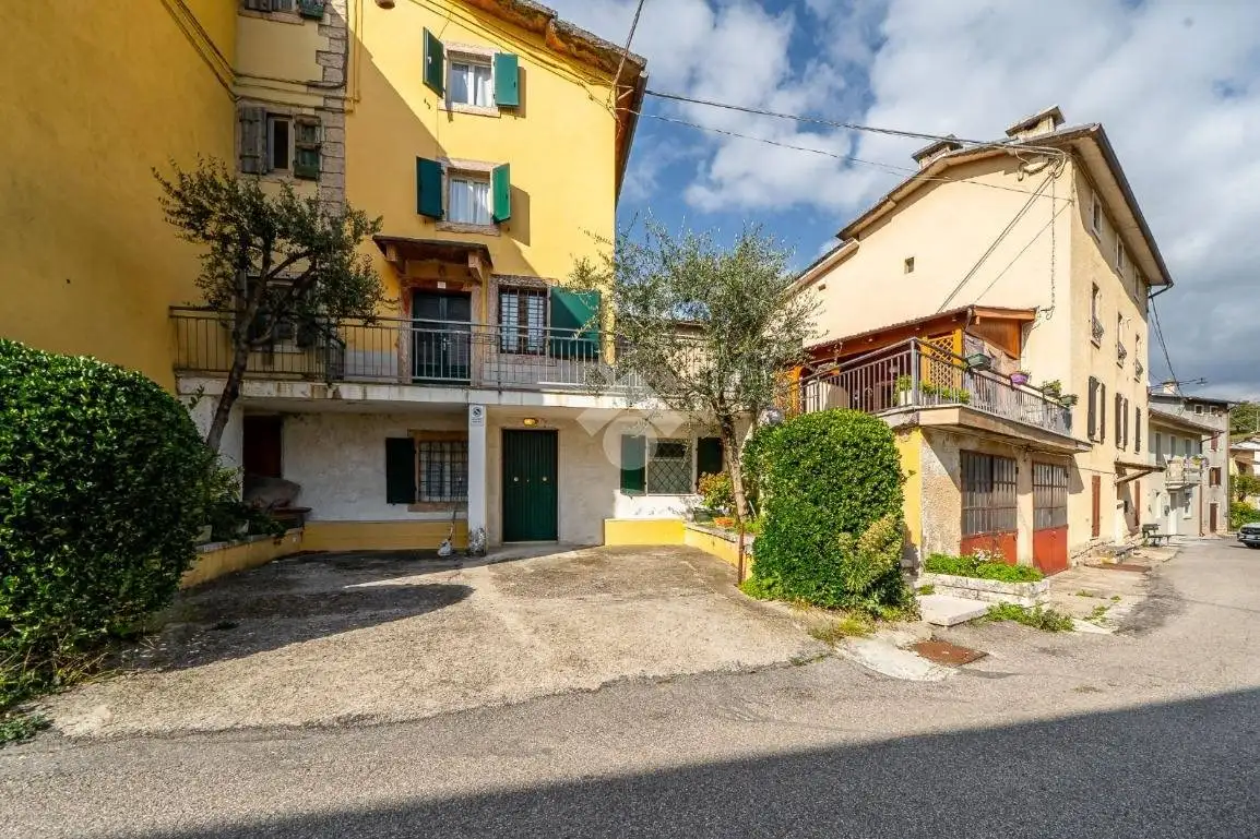 Rustico - Casale in vendita a Bosco Chiesanuova