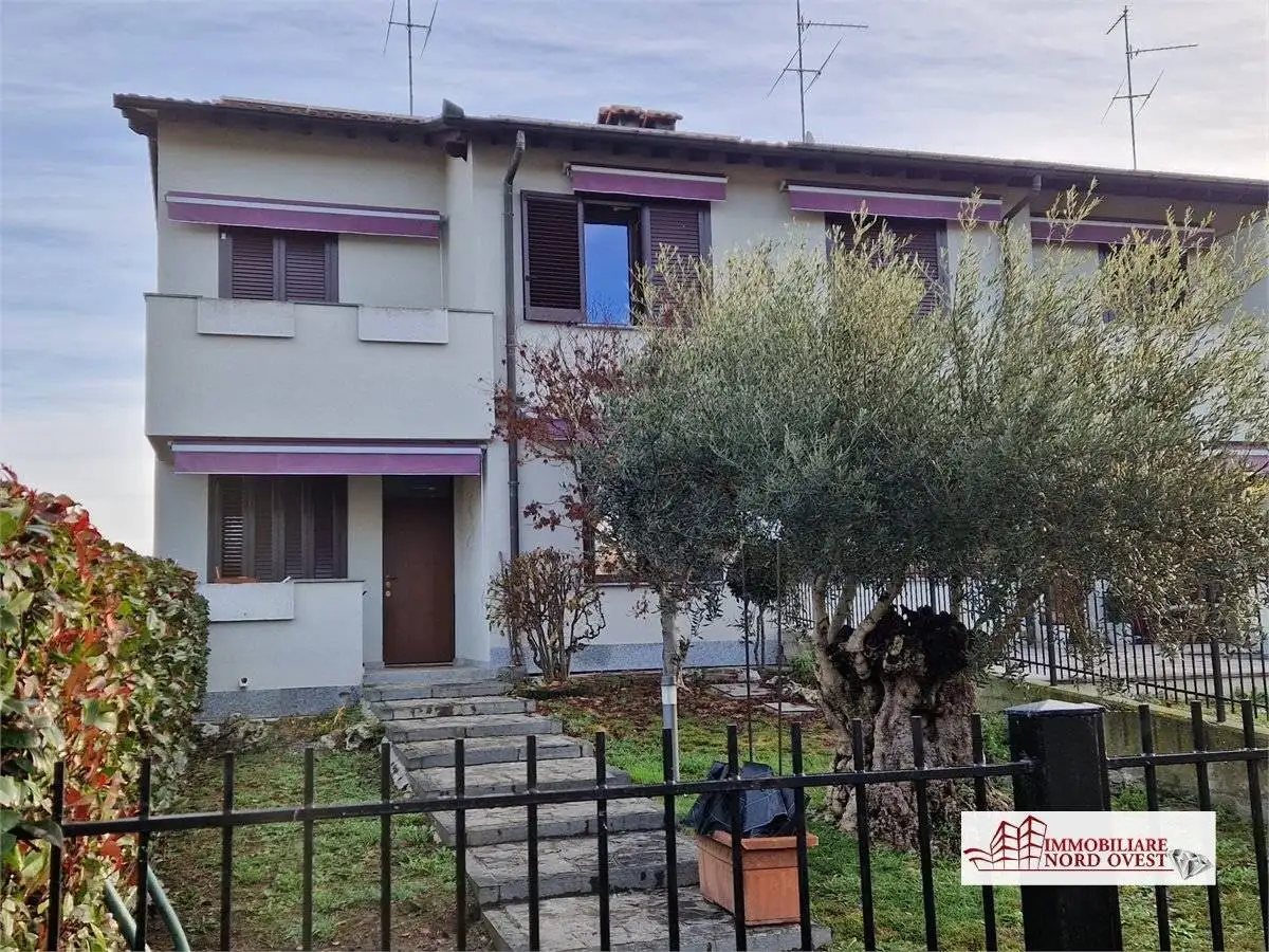 Villa in vendita a Robecco sul Naviglio