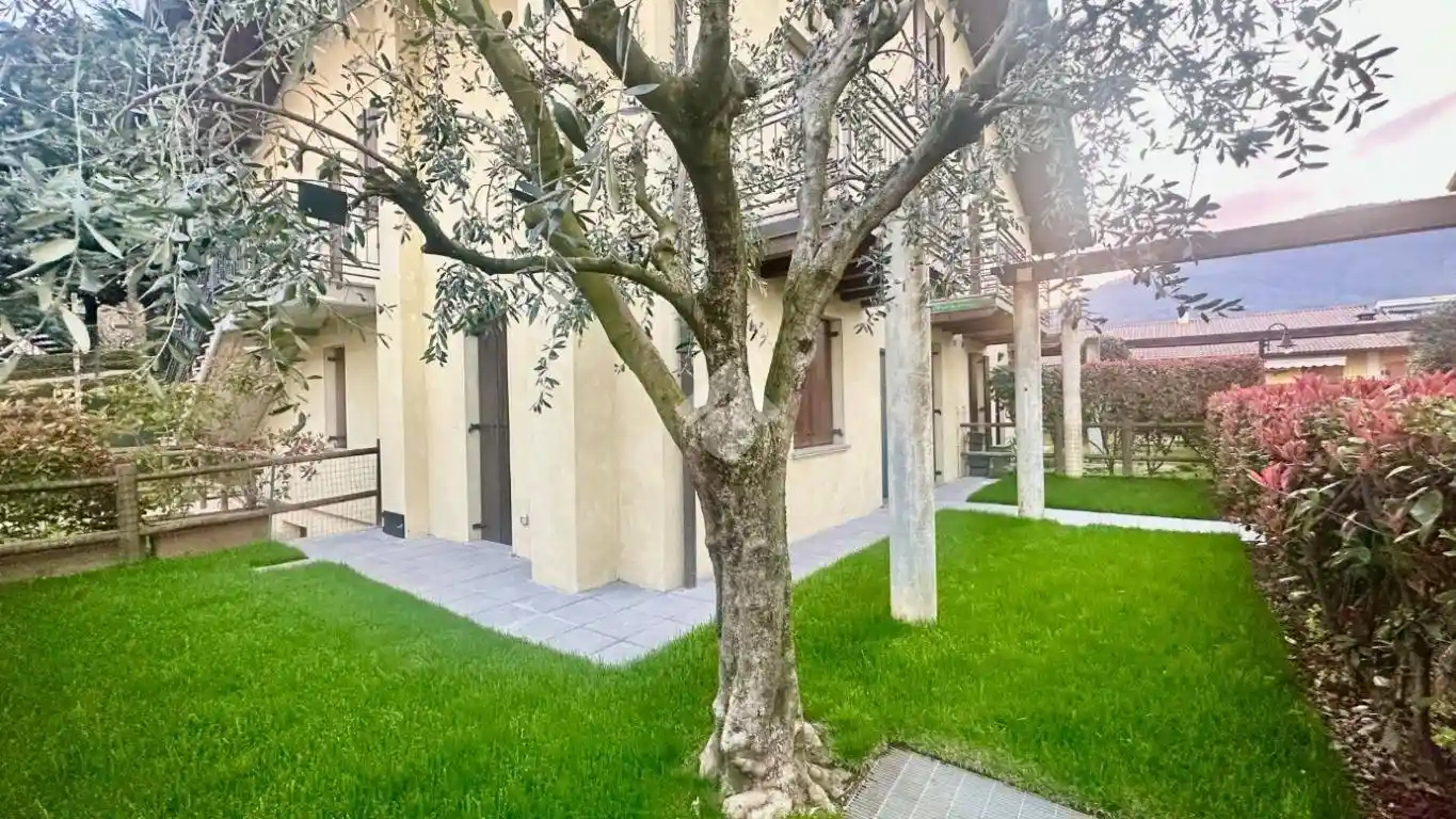 Trilocale via Generale dalla Chiesa 53, Corte Franca - foto 2