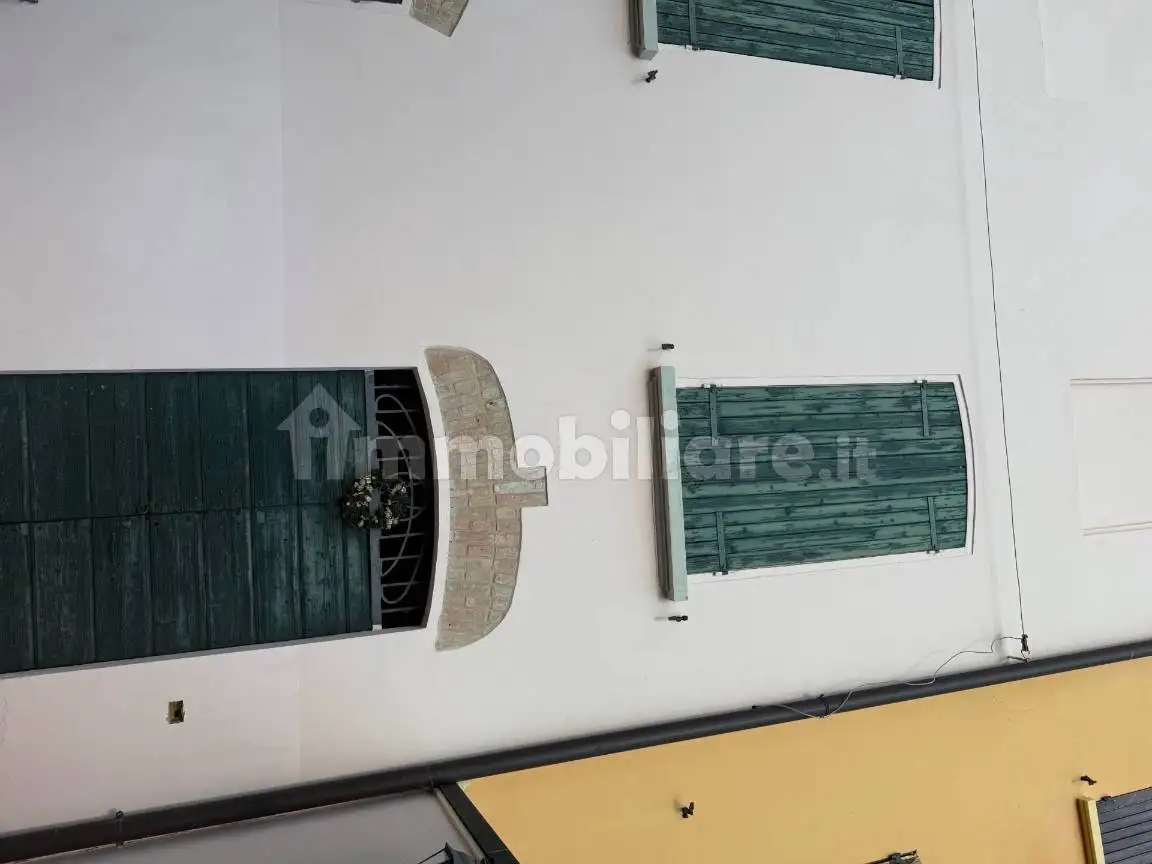 Terratetto unifamiliare 210 m², ottimo stato, Centro, Castelnovo di Sotto - foto 2