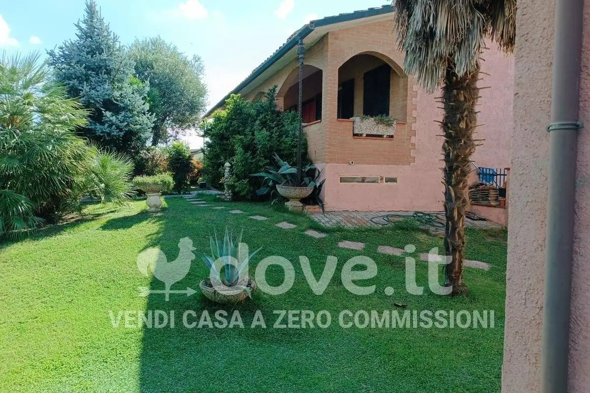 Villa in vendita a Riva del Po